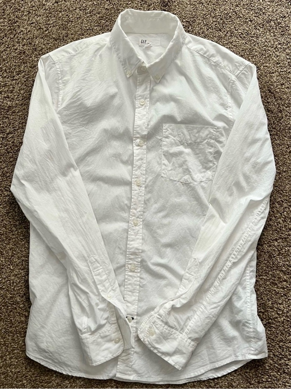 GAP Men’s White Button-Down Oxford Shirt